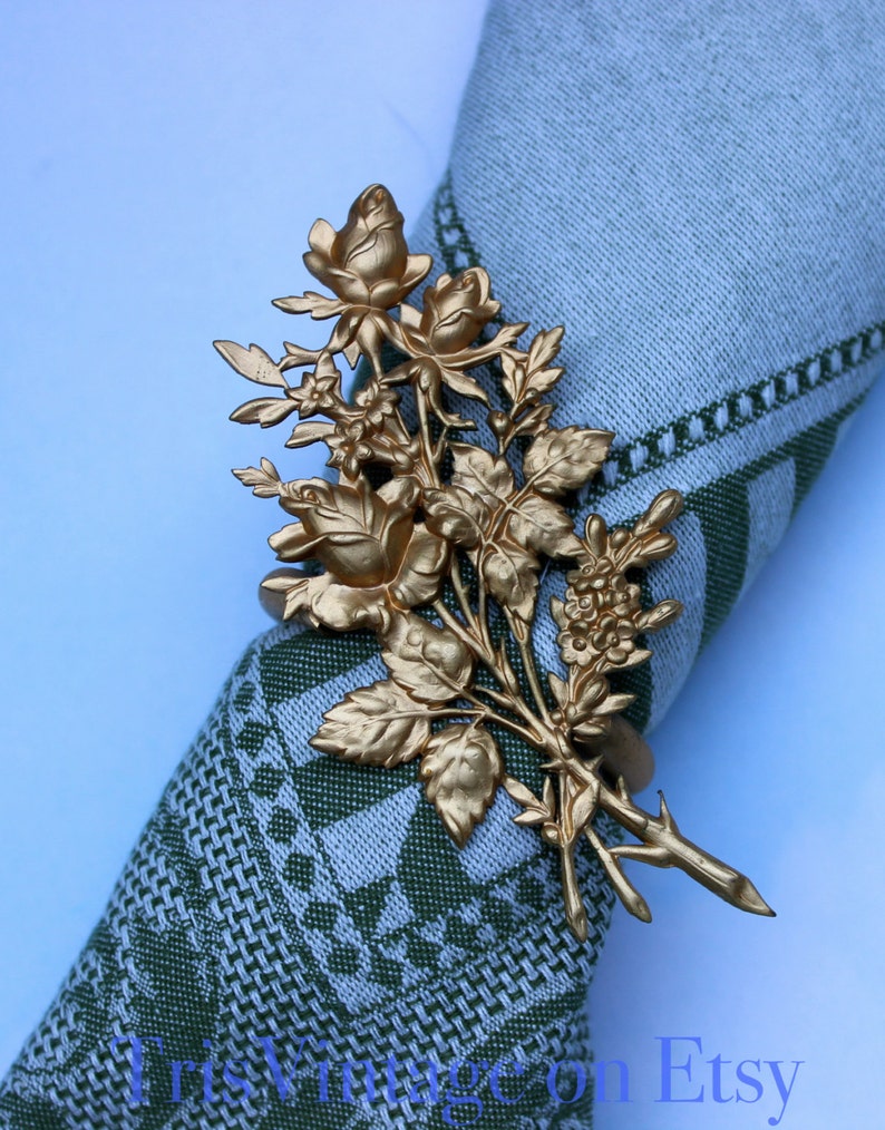 Set of 10 Vintage Gold Toned Metal Bouquet of Roses Napkin Rings ~ Table Setting ~ Napkin Rings ~ Gold Toned Napkin Rings ~ Napkin Rings Set