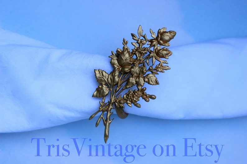 Set of 10 Vintage Gold Toned Metal Bouquet of Roses Napkin Rings ~ Table Setting ~ Napkin Rings ~ Gold Toned Napkin Rings ~ Napkin Rings Set