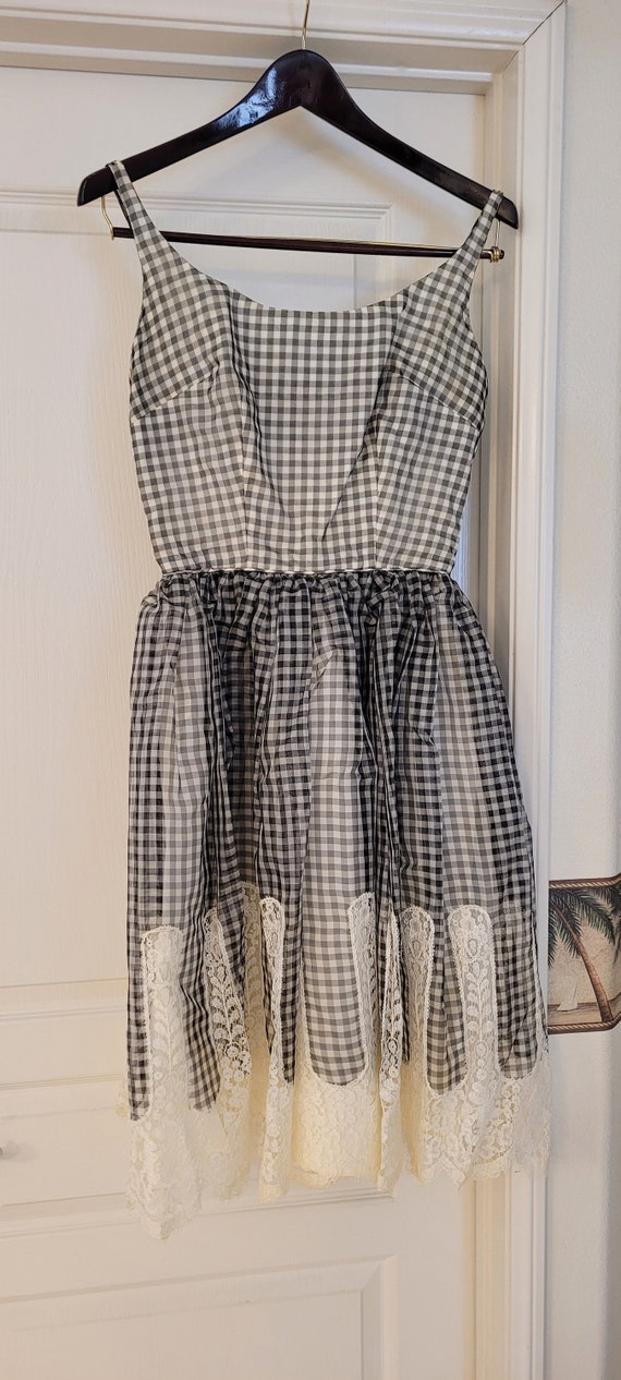 Adorable Vintage summer dress