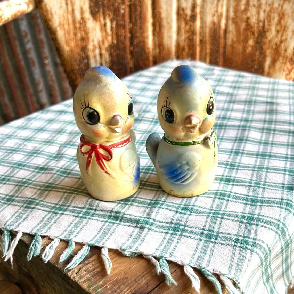Vintage Commodore Anthropomorphic Birds Noise Box Maker Salt & Pepper ...