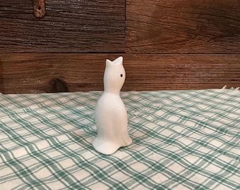 Vintage White Pie Bird