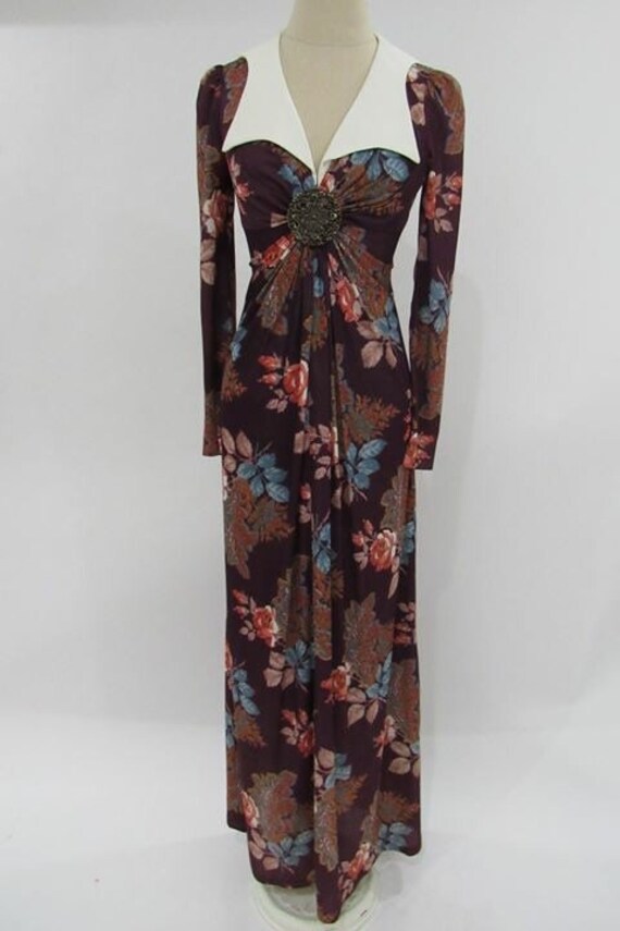 1970s Floral and Paisley dark purple // groovy vin