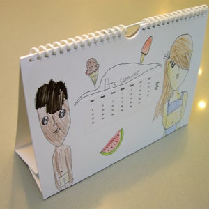 Een complete A5-bureaukalenderkit; alles wat je nodig hebt om je eigen bureaubladkalender te maken, op te hangen of te laten staan