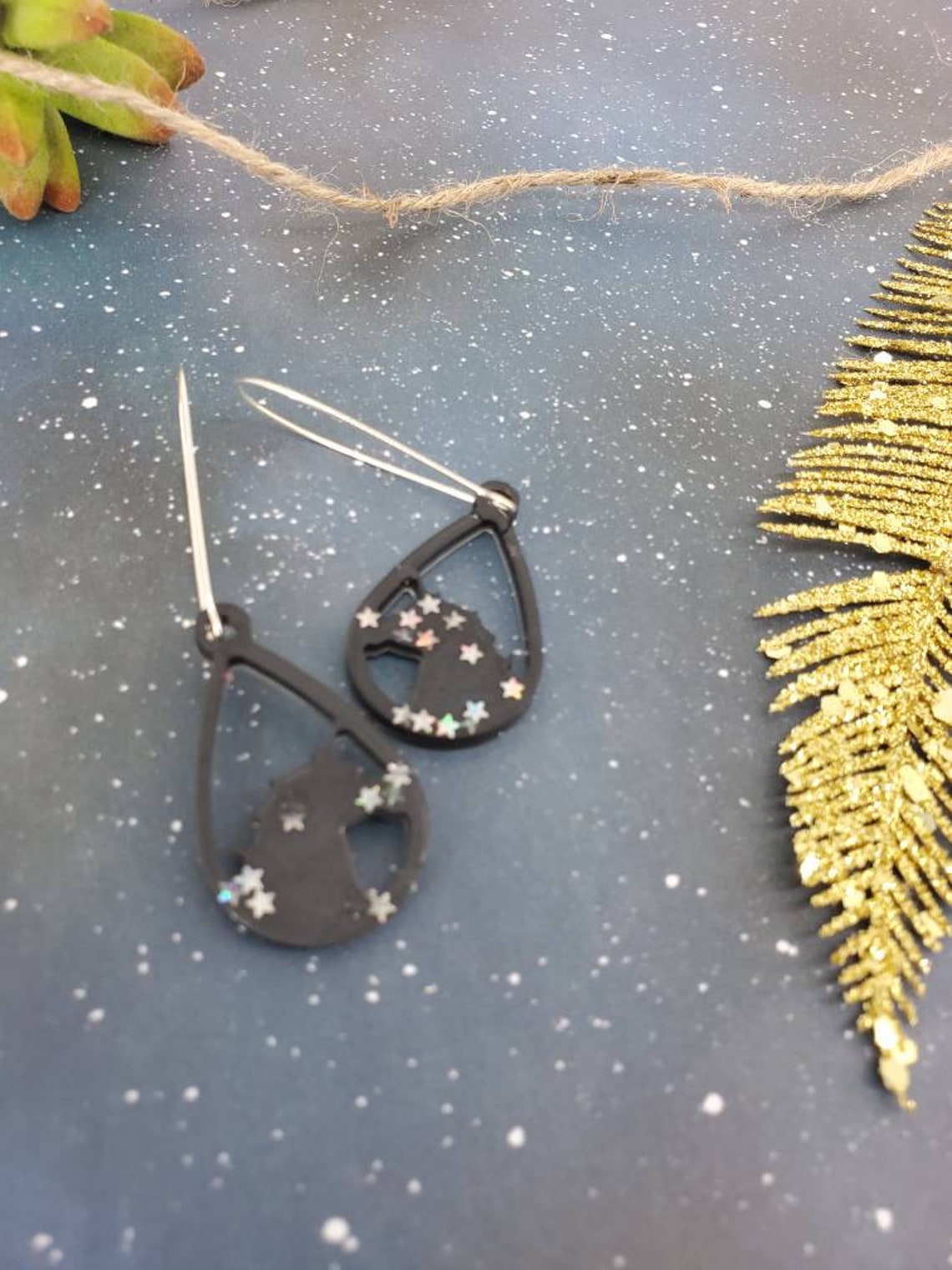Schwarze und silberne Einhorn Ohrringe / Stern Glitzer Einhorn | Etsy