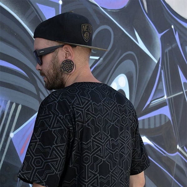 T-shirt homme noir motif géométrique, Motif futuriste techno, Mode de festival, Tee-shirt street wear, Cubik, TUNKSA