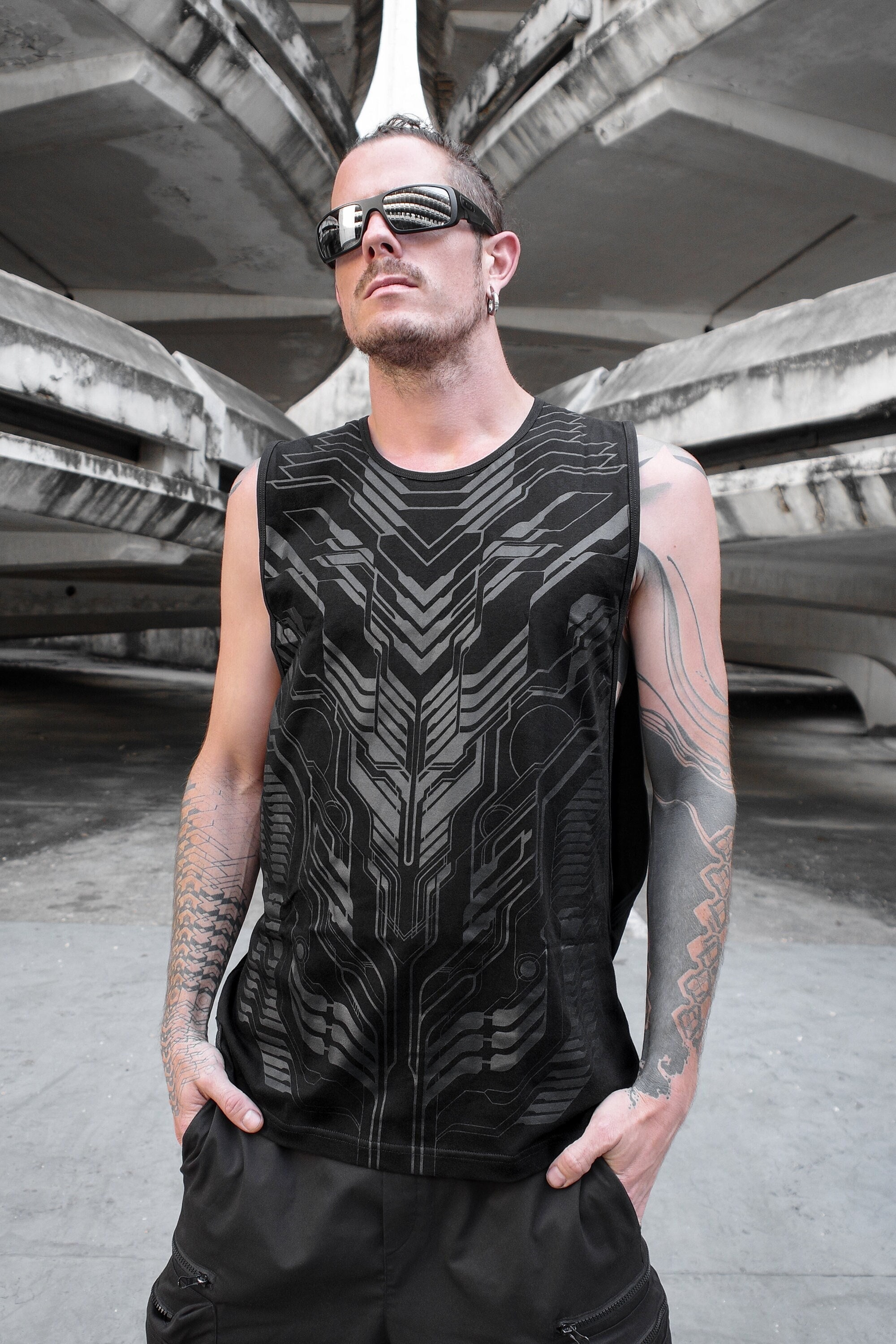 Débardeur motif géométrique, Vêtement de festival, Style techno