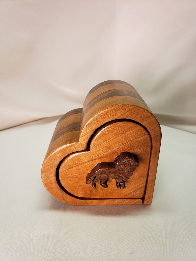 Black Walnut and Cherry Heart/'s Desire Lion band saw jewelry keepsake box