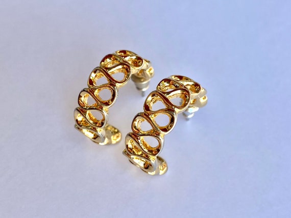 Gorgeous vintage snake thread gold hoops - image 6