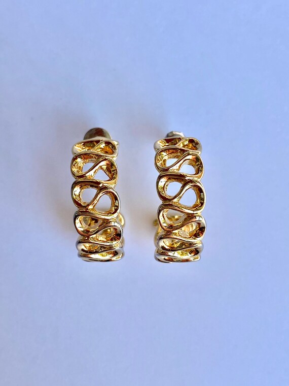 Gorgeous vintage snake thread gold hoops - image 5