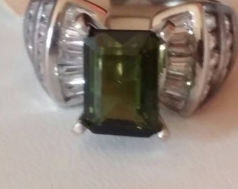 Bague tourmaline verte ou grenat hessonite, bague tendance, bague solitaire, bague de fiançailles, bague en argent, bague avec pierre de naissance