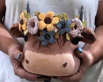 Hand-Sculpted Ceramic Highland Cow Planter: Farmhouse Utensil Crock