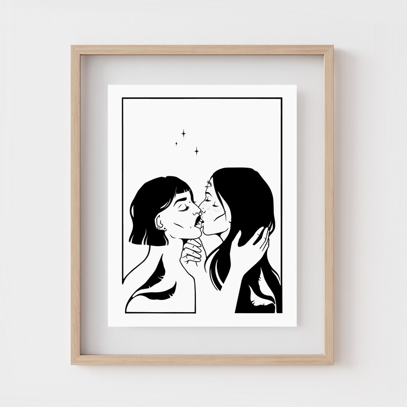 KISS | Sapphischer Kunstdruck | Queer Liebe Plakat | Frauen Linie Zeichnung | Witchy Dekor | Schwul | LGBTQ Wanddekor | Feministische Wohnkultur | Lesbisch Bild 1