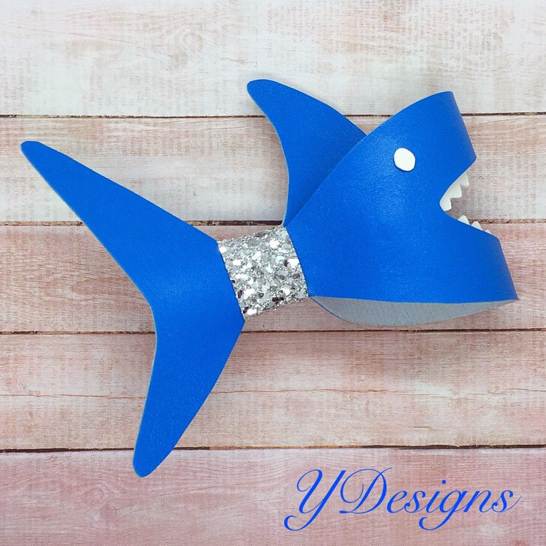 Free Free 201 Baby Shark Bow Svg SVG PNG EPS DXF File