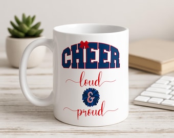 Taza de café Cheer Mom, azul marino y rojo, regalo para el equipo de animadoras: ¡Orgulloso y orgulloso!