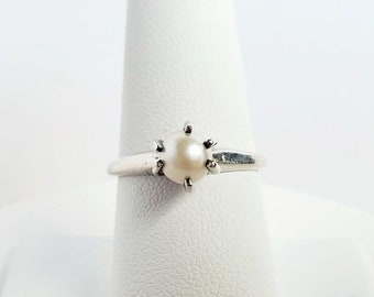 Vintage Jewelry Signed Sarah Coventry GB Faux Pearl Ring Minimalist Jewellery Elegant Ring Vintage Gold Pearl Ring Designer Ring