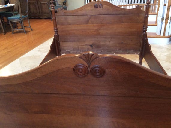 Featured image of post Wooden Antique Bed Frames : Wide range of wooden beds available to buy today at dunelm, the uk&#039;s largest homewares and soft furnishings store.