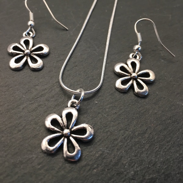 Silver flower necklace and earring set, flower charm pendant necklace and earrings, silver necklace gift set, flower pendant necklace, gift