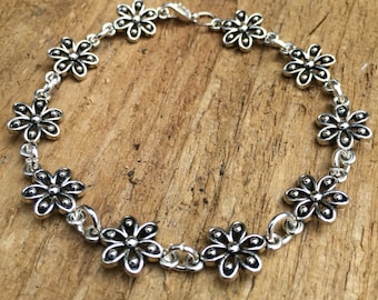 Silver flower bracelet, flower bead bracelet, flower chain bracelet, adjustable flower bracelet, silver floral bracelet, flower jewellery