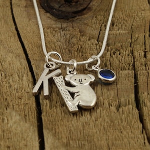 Koala Halskette, personalisierte Koala Halskette, erste Charme Halskette, erste Anhänger Halskette, Alphabet Charme, Koala Geschenk, Aussie Geschenk, Bär