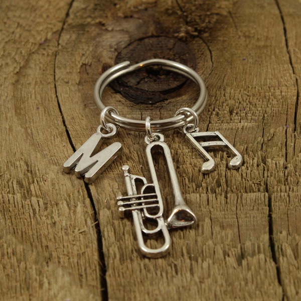 Posaune Schlüsselanhänger, Posaune Schlüsselanhänger, personalisierte Posaune Geschenk, Initial Charm, Musiker Geschenk, Brass Band, Blasinstrument