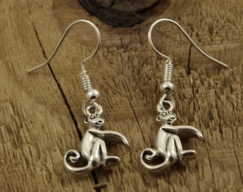 Pendientes de mono, pendientes colgantes de mono, mono plateado, pendiente de mono lindo, regalo de mono atrevido, fanático de los monos, regalo de mono, amante de los animales, regalo