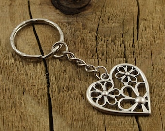 Heart keyring, heart keychain, flower heart bag charm, floral heart keyring, flower keychain, silver heart keychain, hearts and flowers gift