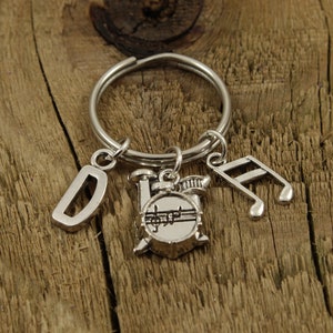 Drummer keyring, drummer keychain, personalised drummer gift, personalized, initial charm, musician gift, drumkit, musical instrument, drum