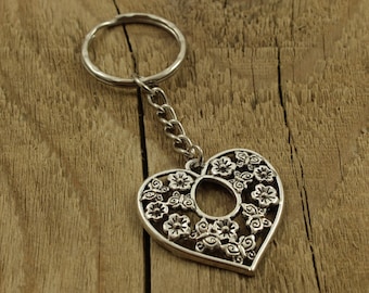 Floral heart keyring, heart keychain, floral heart keyring, flower keychain, silver heart keychain, hearts and flowers gift