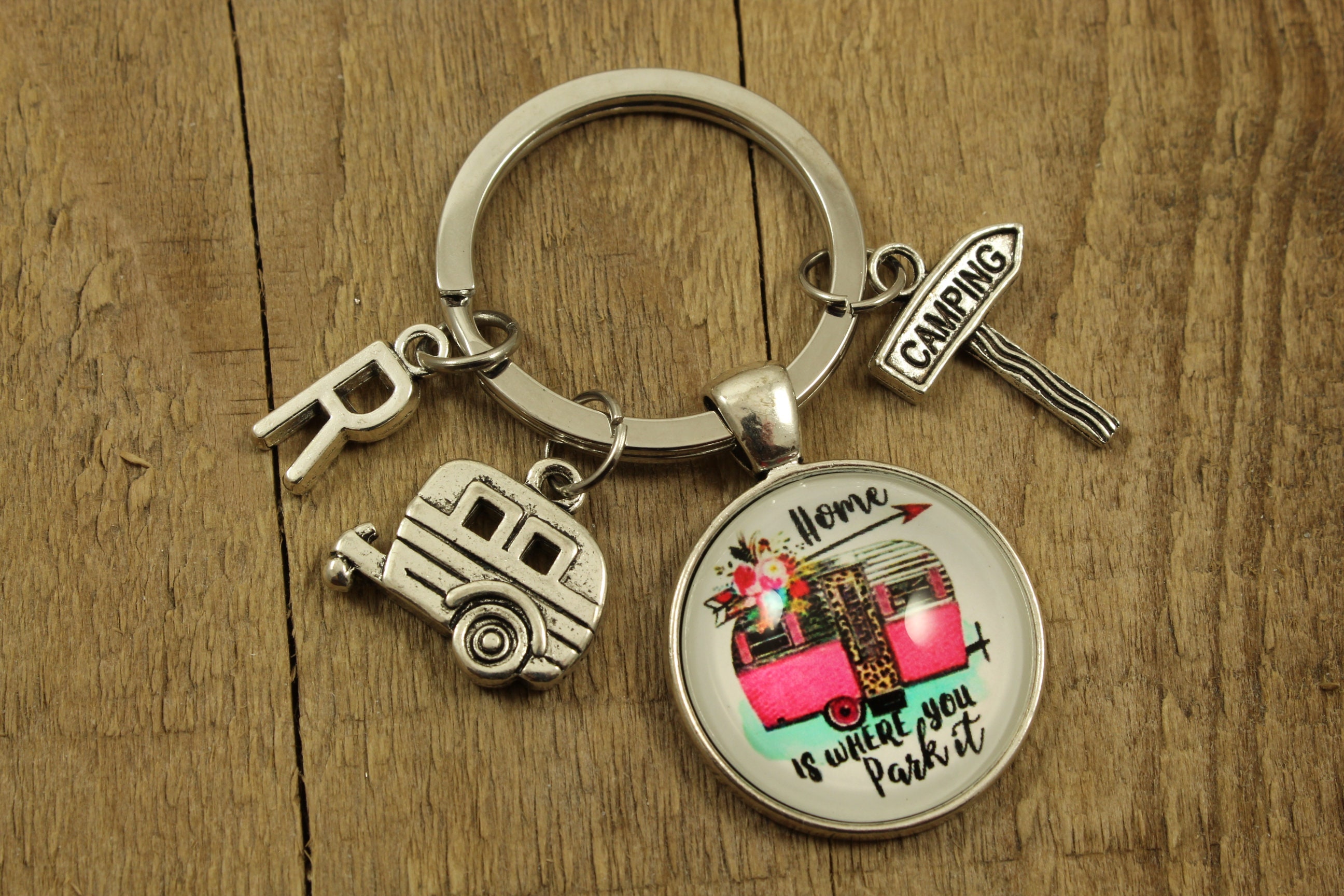 Camper Regali All'aperto Campeggio Portachiavi Camper Accessori per Regali di Viaggio per Amanti del Proprietario di Campeggio, Argentato, Etichettalia unica