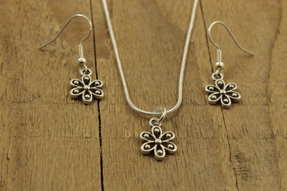 Flower necklace and earring set, silver flower necklace, silver flower earrings, silver necklace set, flower pendant, dangly flower earrings