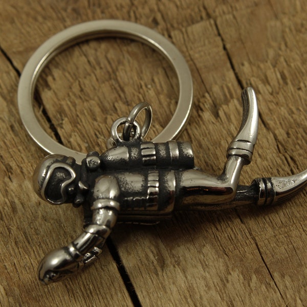 Scuba diver keyring, diver keychain, scuba keychain, personalised diver gift, diving gift, diving keyring, diver, diving, diver keyring