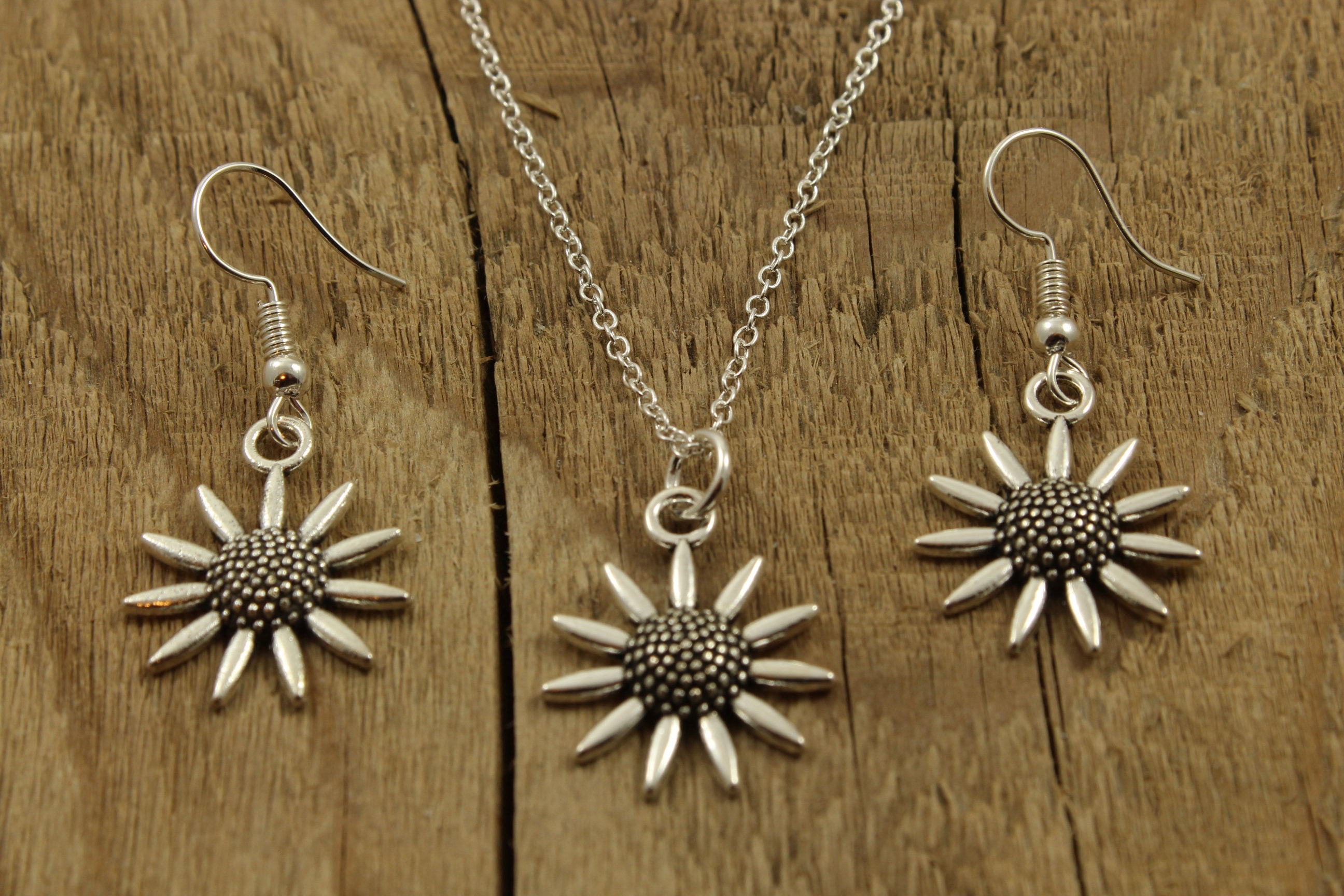 Sunflower Jewelry Set For Women – Dangle Earrings & Necklace, Resin Boho Style Summer Gift