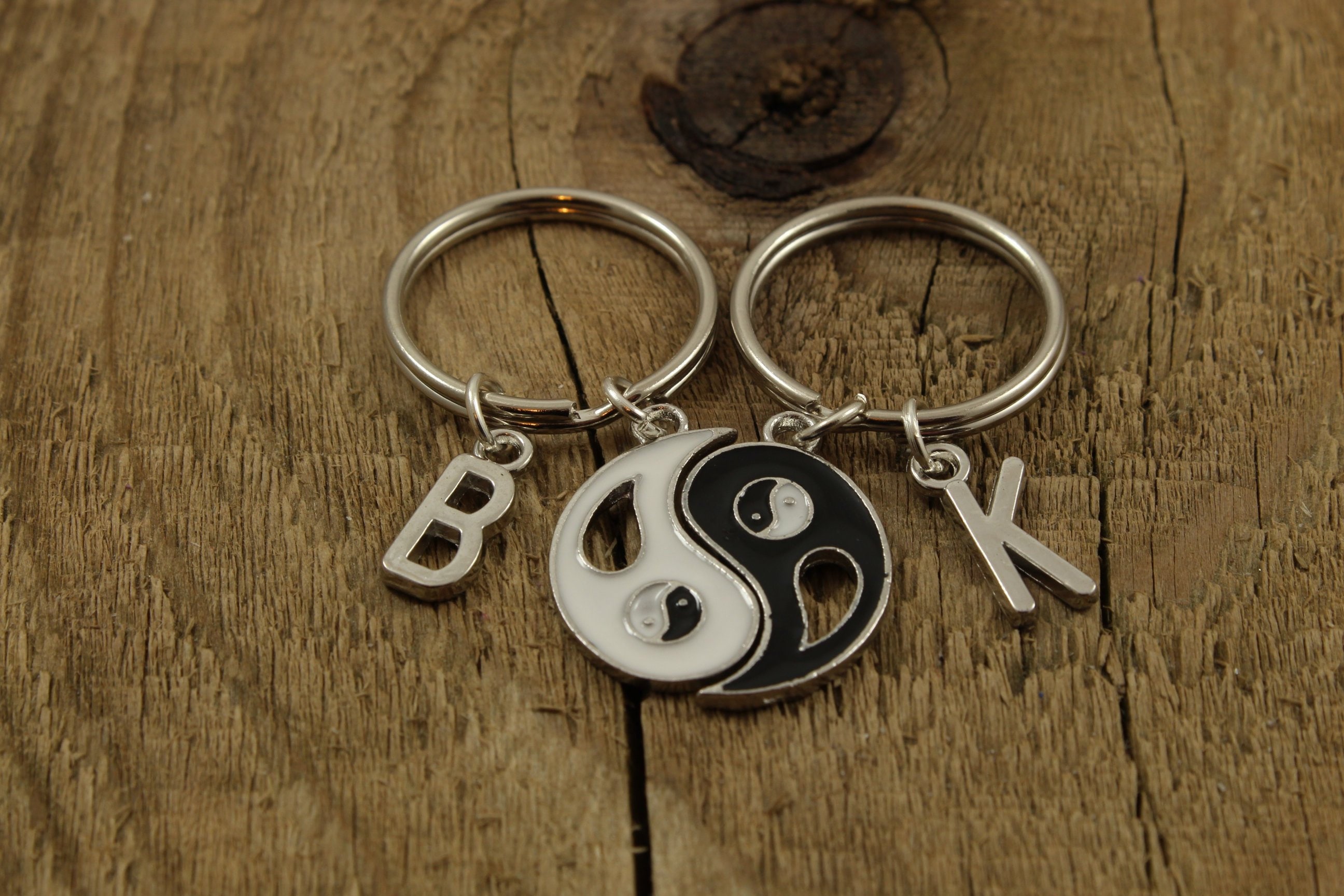Yin Und Yang Zeichen Holz Schlüsselanhänger – Handgefertigt, Edel, Persönliches Accessoire