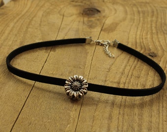 Choker tournesol, collier tournesol, choker noir, choker fleur, choker en daim, éventail de tournesol, cadeau de tournesol, collier de tournesol en argent