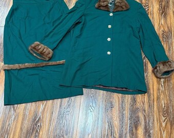 Vintage Lily & Taylor Green Skirt Suit Wool Mink Trim Crystal Buttons Size 14