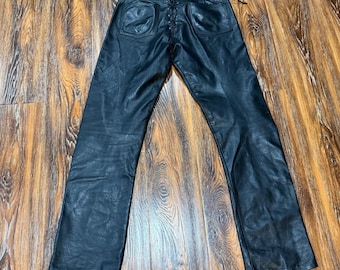 Pantalones de cuero negro estilo motero con cordones en la espalda y pierna recta, talla 30x30, para hombre y mujer.