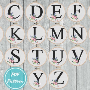 Padrão PDF de ponto cruz do alfabeto completo com monograma floral | Download digital instantâneo