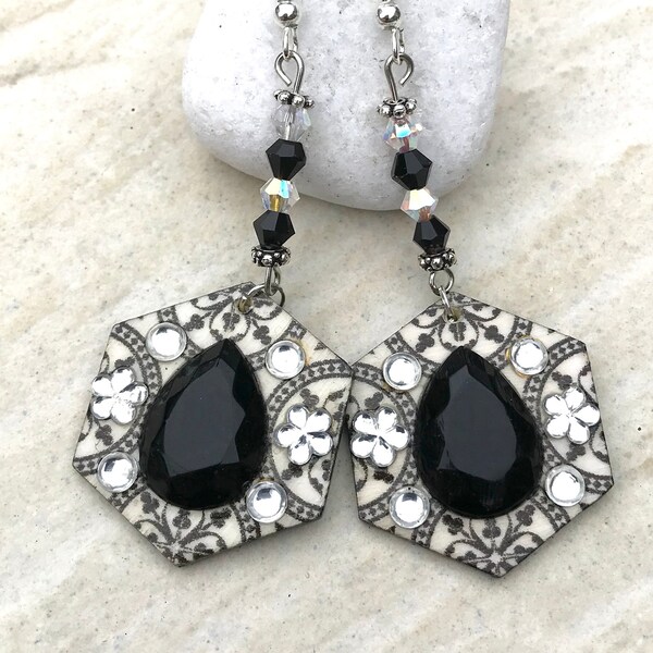 Black and white buckles, matching swarovski spinning tops