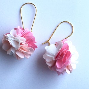 Golden earrings - small pink, white round pompom