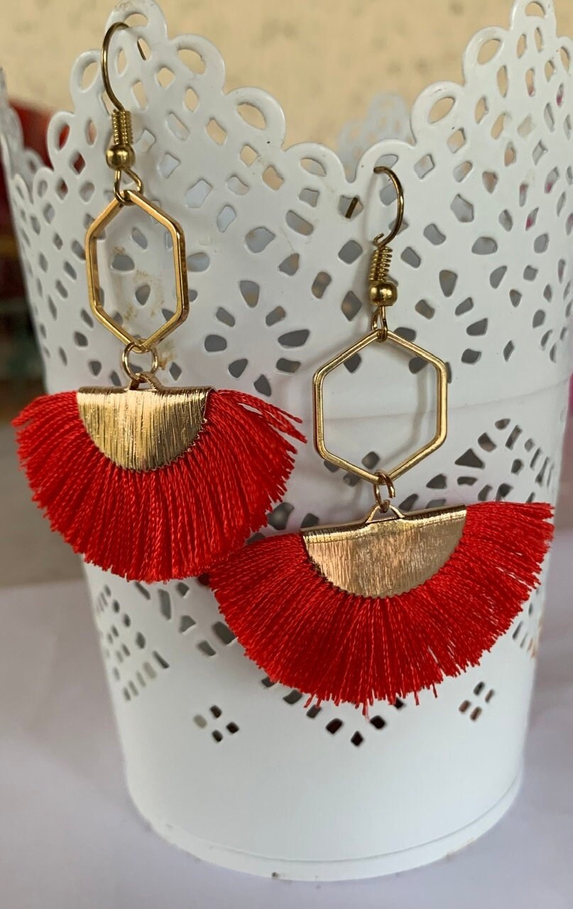 Boucles D'oreilles Clips à Pompons En Perles Rouges - Réf J318 - Occasion En Bon état