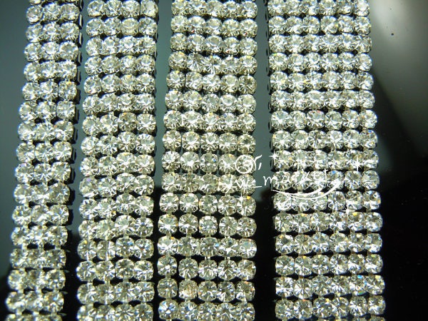 1 Row Rhinestone Chain, SS18 (4.4mm), Crystal/Gold (Per Yard