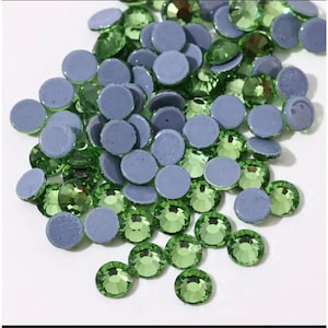 Grün Serie Hotfix Strasssteine Flatback Crystal Runde Steine für Kleid, Kleidung, Schuhe Dekoration Eisen Auf