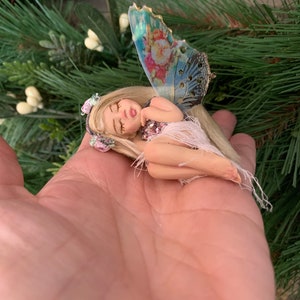 Teeny Tiny Fairy, Misty - Fée - Fée endormie - Art Doll - Poupée fée - Sculpture Life Like Fairy - Cadeau fée