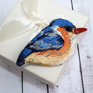 Kingfisher brooch Embroidered brooch Bird lover gift CUSTOM