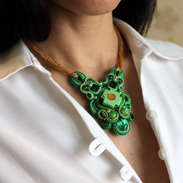 Ciondolo in giada verde Collana Soutache regalo per il 33esimo compleanno