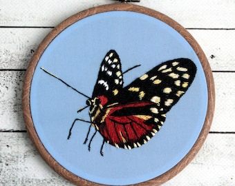 Aro de bordado hecho a mano arte mariposa monarca Cottagecore decoración de habitación imagen bordada insecto
