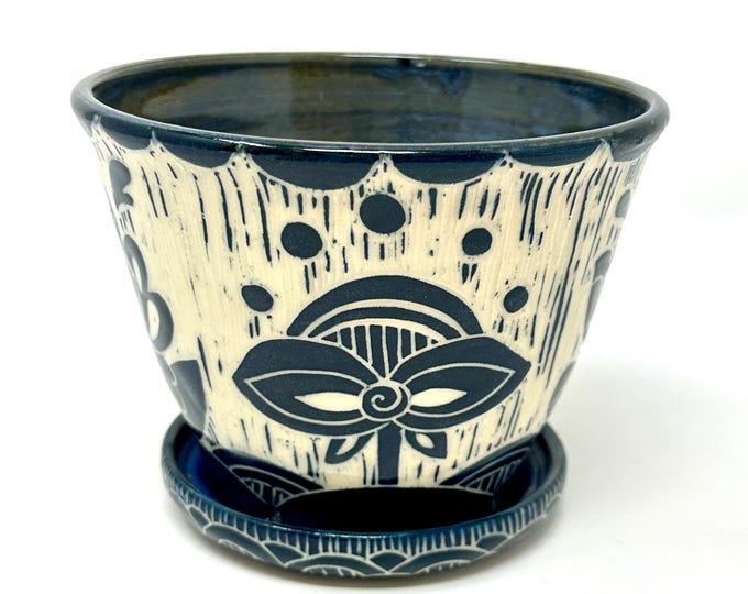 Carved Os Rosemaling planter