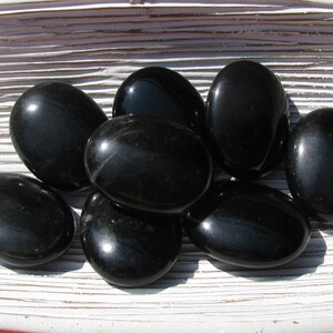 Black Obsidian Stones for Psychic Protection and Grounding, Palm Stone for Aura Cleansing, Obsidian for Warding Off Negative Energy
