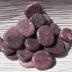 Lepidolite Crystal Coins, Purple Lepidolite Pocket Stones, Lepidolite Gemstone for Balance, Transition and Meditation, Healing Crystals