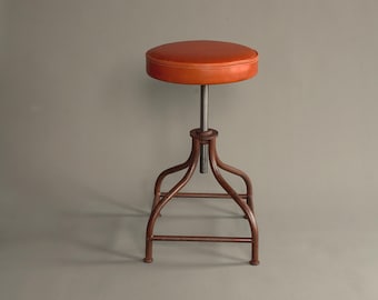 Vintage leren steampunk barkruk: verstelbaar industrieel metalen frame met rustieke charme - 5 jaar garantie